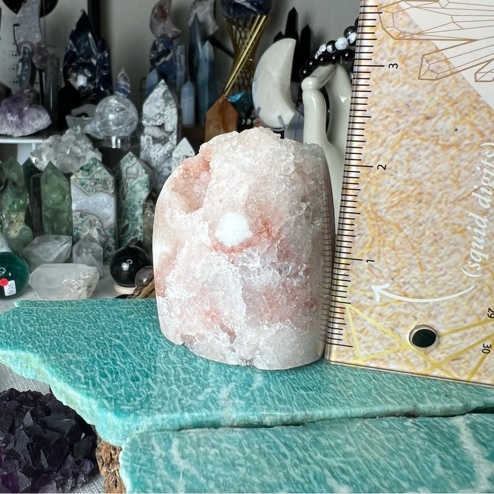 Pink amethyst freeform - Picture 8 of 9